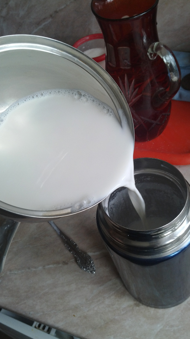 Home yoghurt making