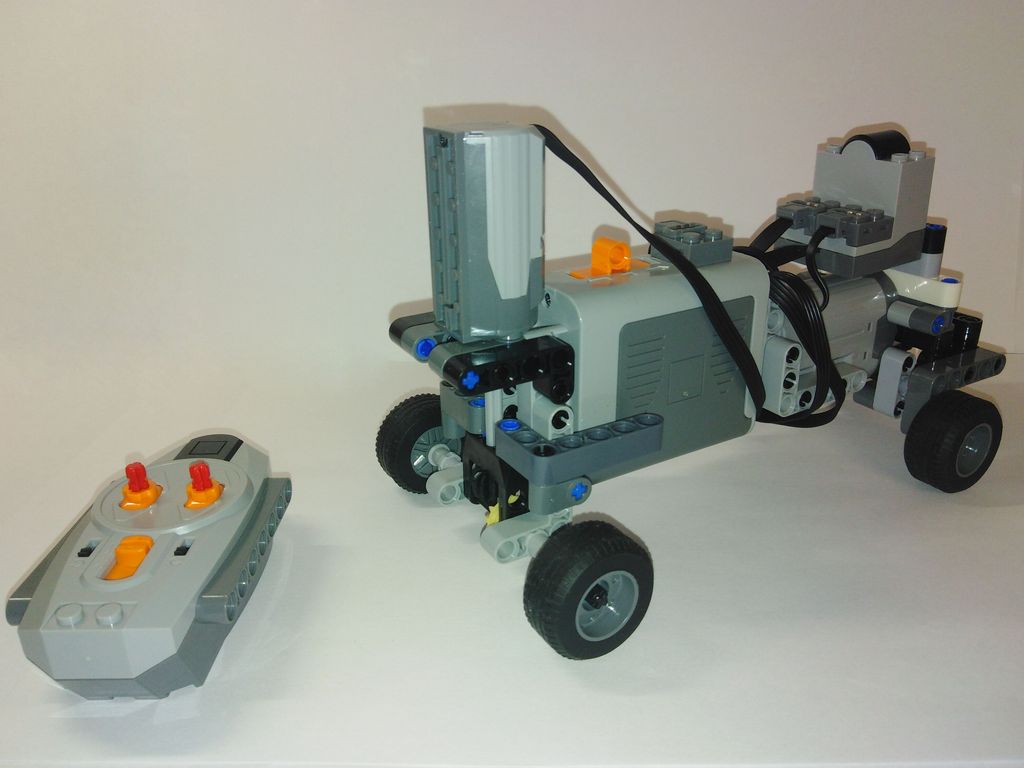 Lego technic - Simple RC car - 02