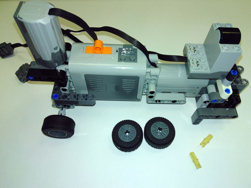 Lego technic - Simple RC car - 22